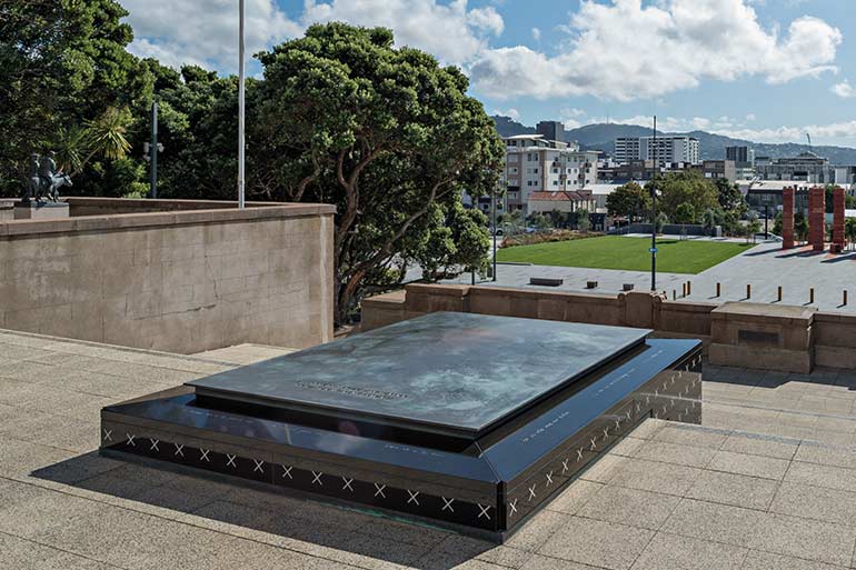 The Tomb of the Unknown Warrior, The tomb is made of smooth black stone.