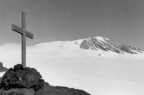 Black and white image of the Memorial cross at Erebus